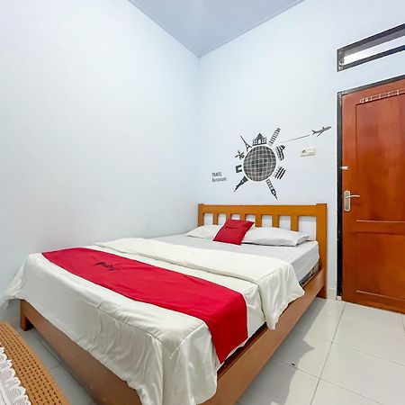 Reddoorz Syariah At Home Ampana Guest House Ampana Kota المظهر الخارجي الصورة