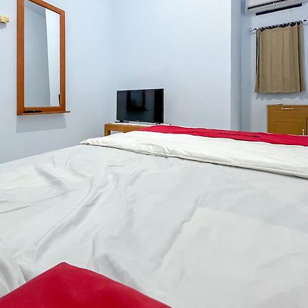 Reddoorz Syariah At Home Ampana Guest House Ampana Kota المظهر الخارجي الصورة