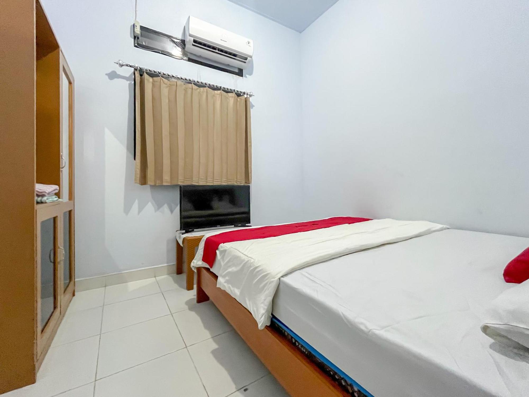 Reddoorz Syariah At Home Ampana Guest House Ampana Kota المظهر الخارجي الصورة