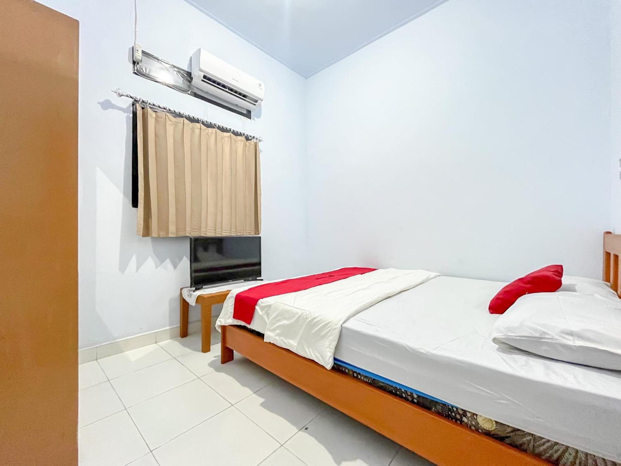 Reddoorz Syariah At Home Ampana Guest House Ampana Kota المظهر الخارجي الصورة