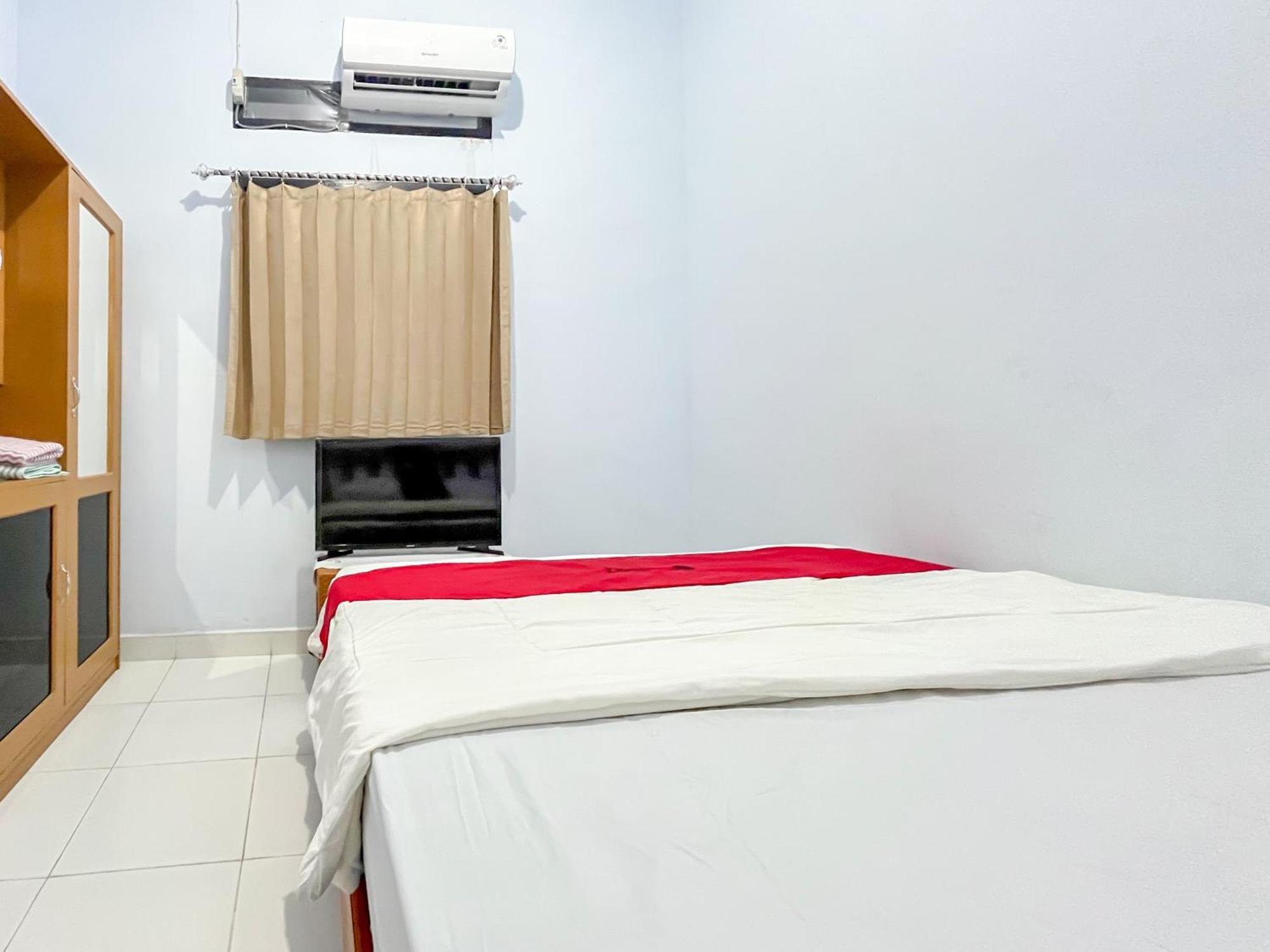 Reddoorz Syariah At Home Ampana Guest House Ampana Kota المظهر الخارجي الصورة