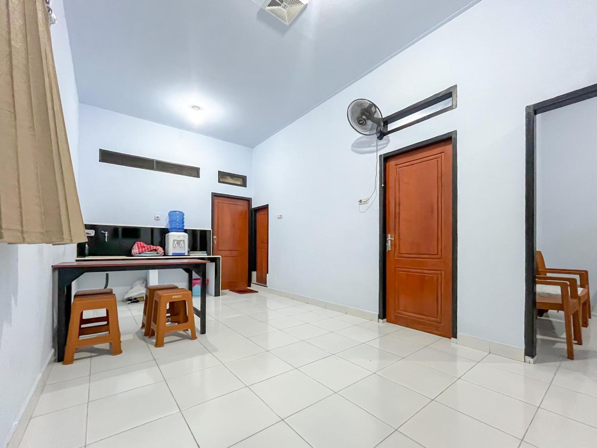 Reddoorz Syariah At Home Ampana Guest House Ampana Kota المظهر الخارجي الصورة