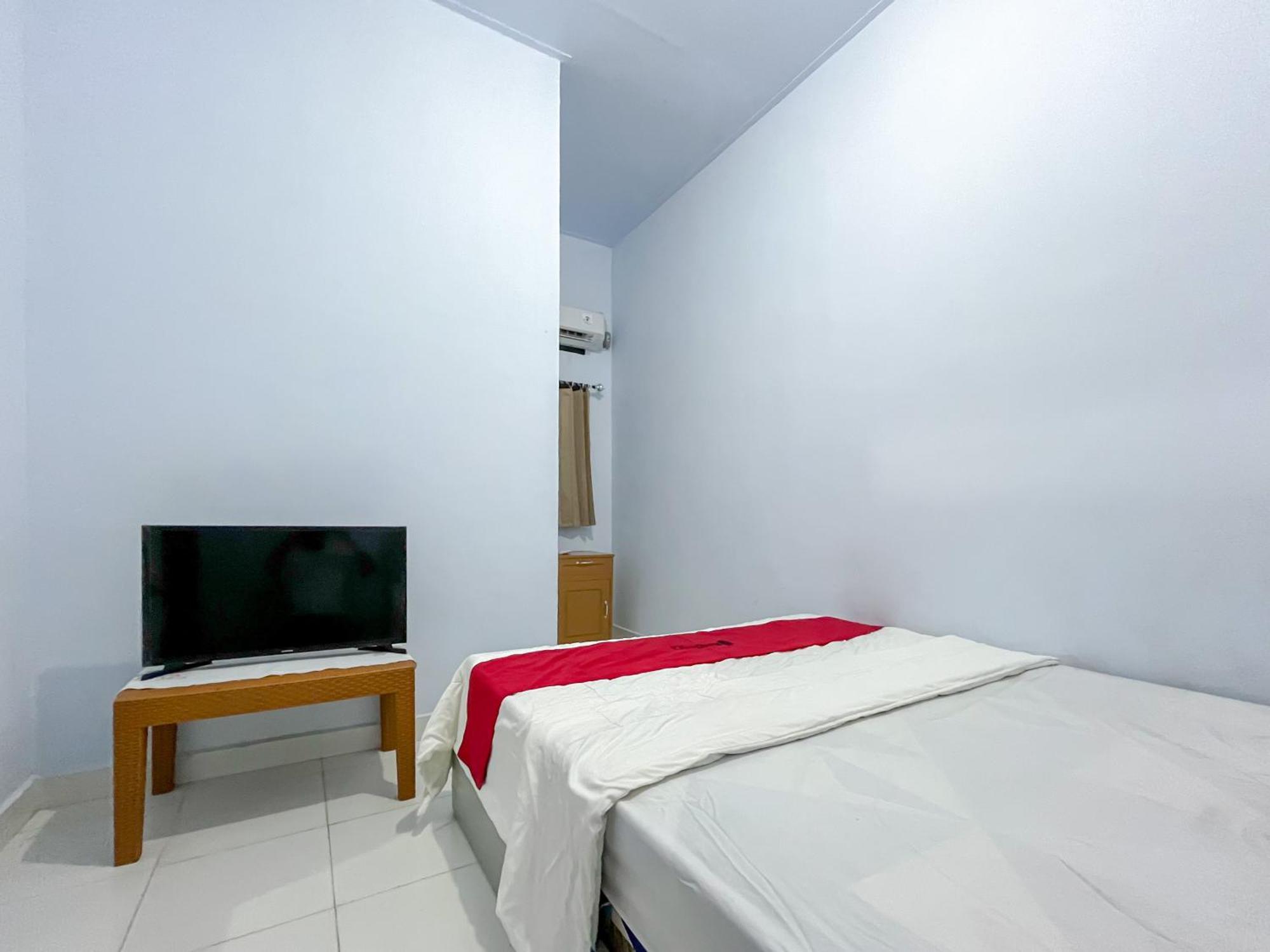 Reddoorz Syariah At Home Ampana Guest House Ampana Kota المظهر الخارجي الصورة