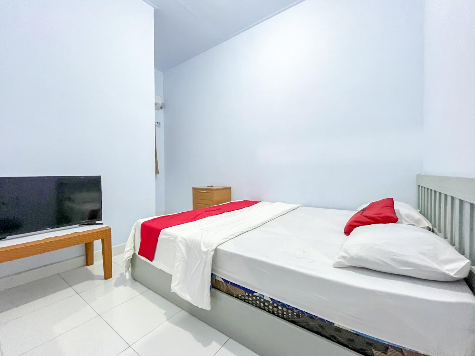 Reddoorz Syariah At Home Ampana Guest House Ampana Kota المظهر الخارجي الصورة