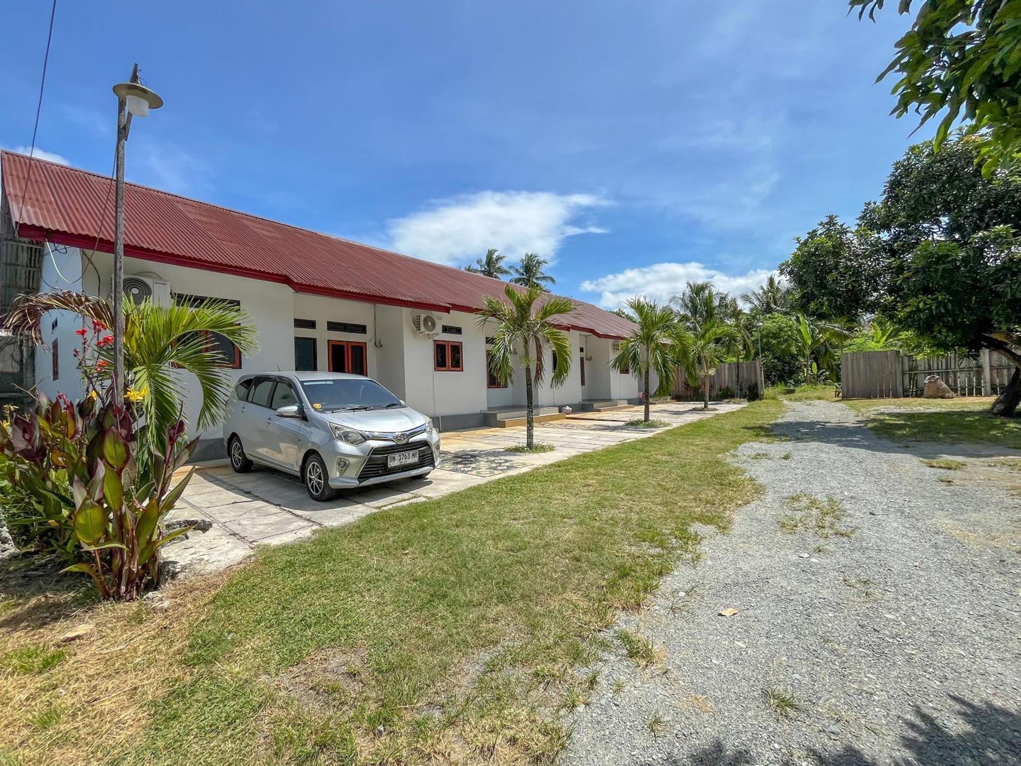 Reddoorz Syariah At Home Ampana Guest House Ampana Kota المظهر الخارجي الصورة